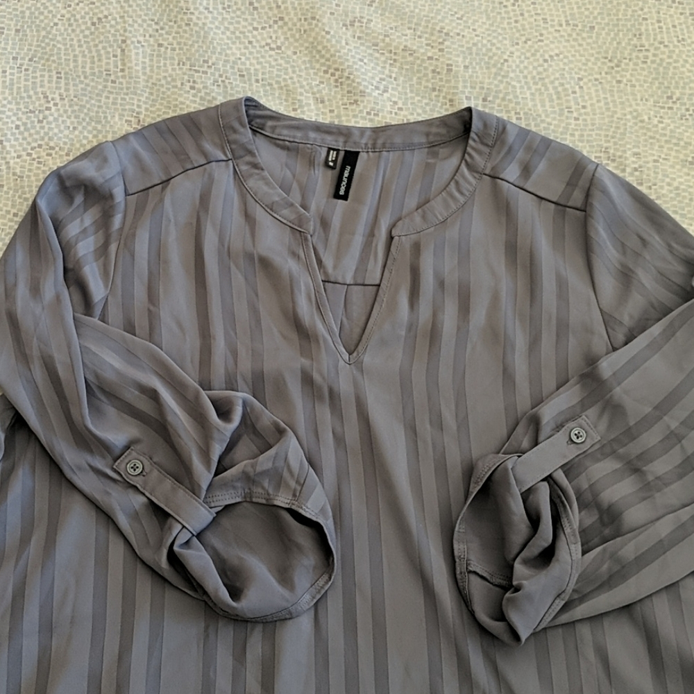 EUC Maurices | Grey Tunic - Picture 2 of 8